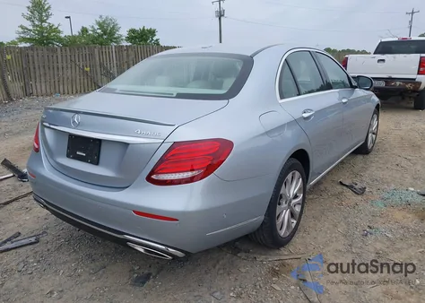 2018 Mercedes-Benz E 300 4Matic z USA, uszkodzony, nr VIN WDDZF4KB3JA385504